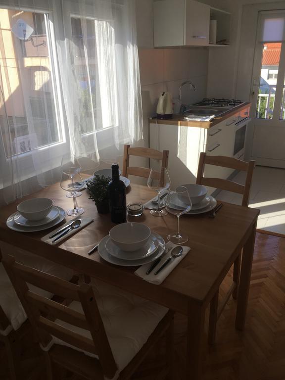 Centre Apartment Божава Екстер'єр фото